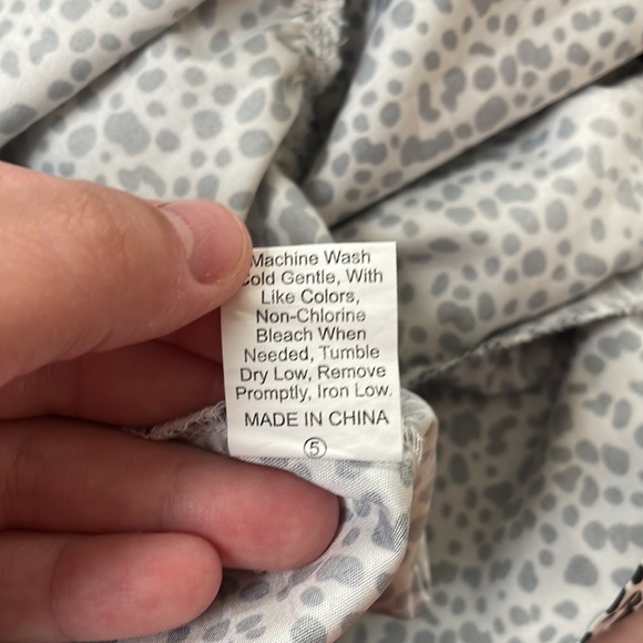 Black and White Dress - Picture 5 of 5